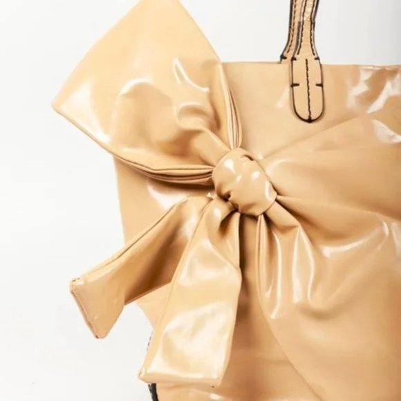 Valentino Garavani Large Lacca Sand Bow Trim Tote - Picture 6 of 11